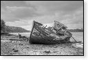 HDR Cimetiere a bateaux B&W scheepskerkhof scheepswrakken scheepswrak urbex quelmer rance bretagne frankrijk kerkhof schip schepen boot boten graffiti strand zwart wit foto